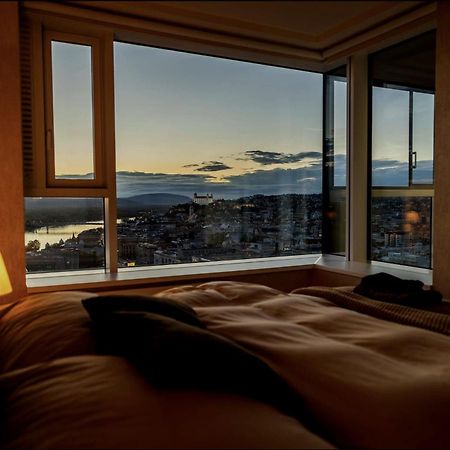 Magna Vita Apartment Bratislava Bagian luar foto
